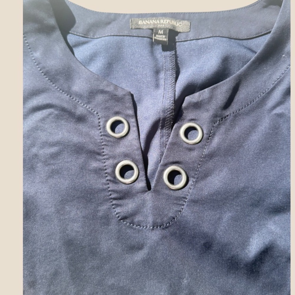Banana Republic Navy Blue Grommet Notched Neck Short Sleeve Blouse Size M